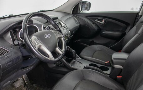 Hyundai ix35 I рестайлинг, 2013 год, 990 000 рублей, 10 фотография