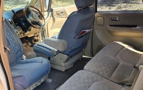 Nissan Presage I, 2000 год, 750 000 рублей, 11 фотография