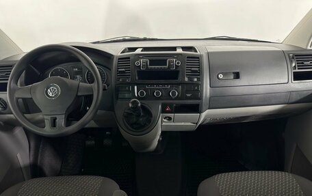 Volkswagen Caravelle T5, 2012 год, 2 250 000 рублей, 7 фотография