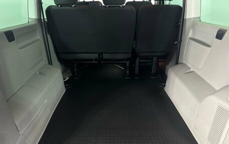 Volkswagen Caravelle T5, 2012 год, 2 250 000 рублей, 18 фотография