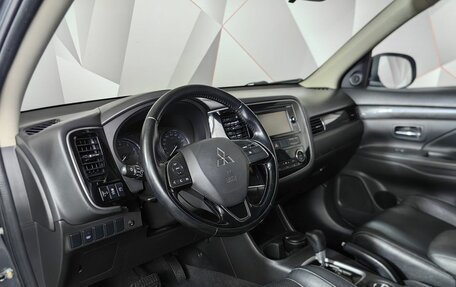 Mitsubishi Outlander III рестайлинг 3, 2016 год, 1 595 000 рублей, 14 фотография