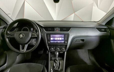 Skoda Octavia, 2018 год, 1 598 000 рублей, 10 фотография