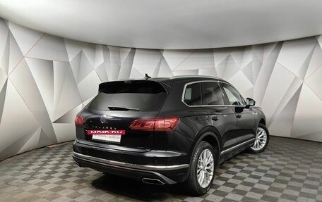 Volkswagen Touareg III, 2018 год, 3 629 000 рублей, 2 фотография
