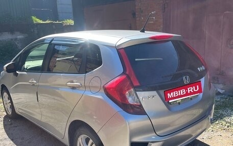 Honda Fit III, 2016 год, 820 000 рублей, 10 фотография