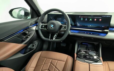 BMW 5 серия, 2025 год, 8 350 000 рублей, 13 фотография