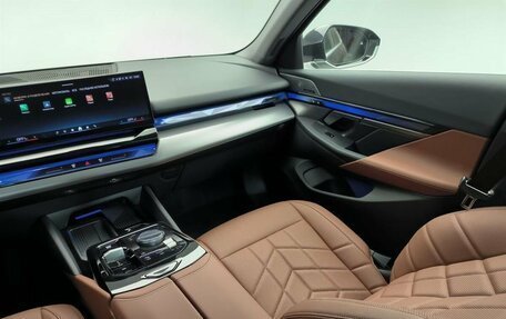 BMW 5 серия, 2025 год, 8 350 000 рублей, 14 фотография