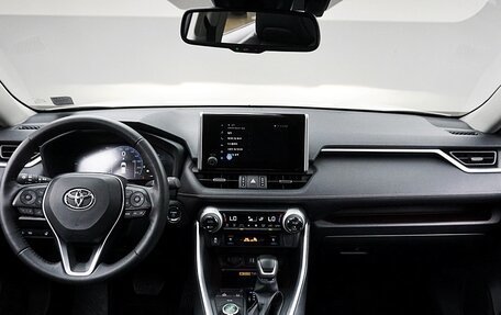 Toyota RAV4, 2021 год, 2 300 000 рублей, 7 фотография
