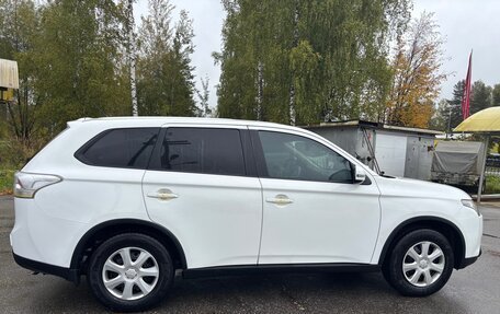 Mitsubishi Outlander III рестайлинг 3, 2014 год, 1 430 000 рублей, 3 фотография