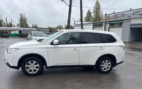 Mitsubishi Outlander III рестайлинг 3, 2014 год, 1 430 000 рублей, 2 фотография