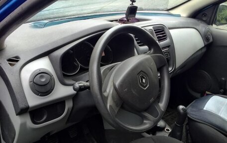 Renault Logan II, 2015 год, 550 000 рублей, 4 фотография