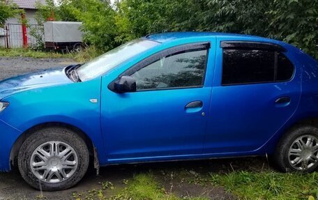 Renault Logan II, 2015 год, 550 000 рублей, 3 фотография