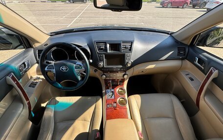 Toyota Highlander III, 2012 год, 1 700 000 рублей, 17 фотография