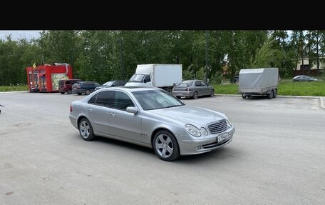 Mercedes-Benz E-Класс, 2004 год, 800 000 рублей, 1 фотография