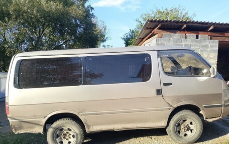 Toyota HiAce H100, 1994 год, 400 000 рублей, 3 фотография