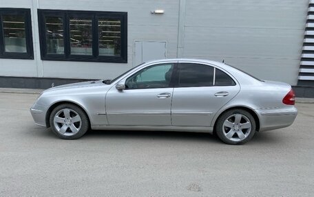 Mercedes-Benz E-Класс, 2004 год, 800 000 рублей, 4 фотография