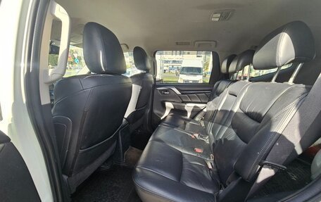Mitsubishi Pajero Sport III рестайлинг, 2017 год, 2 800 000 рублей, 5 фотография