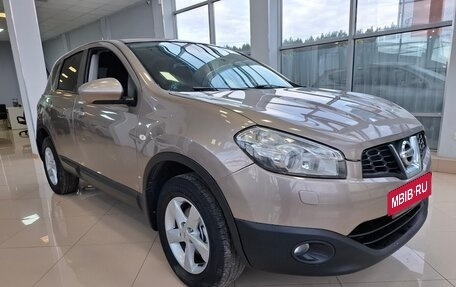 Nissan Qashqai, 2011 год, 867 000 рублей, 2 фотография