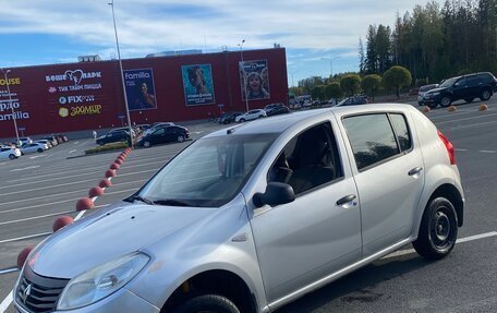 Renault Sandero I, 2013 год, 550 000 рублей, 2 фотография