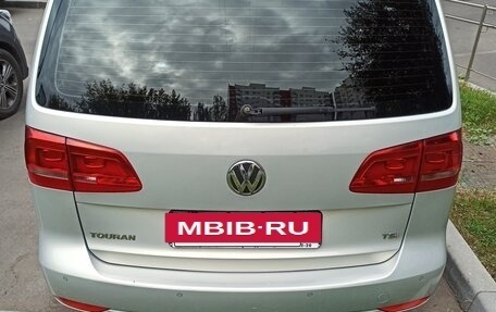 Volkswagen Touran III, 2011 год, 1 200 000 рублей, 2 фотография