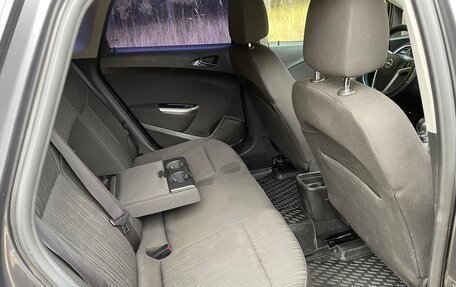 Opel Astra J, 2010 год, 700 000 рублей, 9 фотография