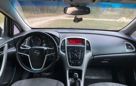 Opel Astra J, 2010 год, 700 000 рублей, 11 фотография