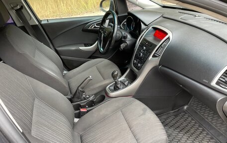 Opel Astra J, 2010 год, 700 000 рублей, 10 фотография