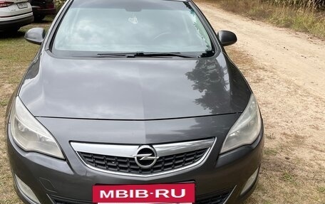Opel Astra J, 2010 год, 700 000 рублей, 7 фотография