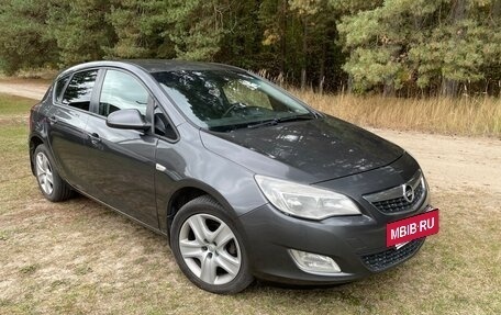 Opel Astra J, 2010 год, 700 000 рублей, 4 фотография
