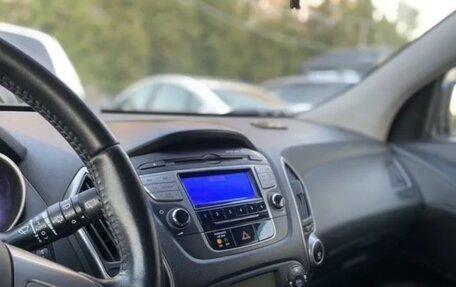 Hyundai ix35 I рестайлинг, 2010 год, 1 000 000 рублей, 2 фотография