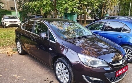 Opel Astra J, 2014 год, 800 000 рублей, 1 фотография
