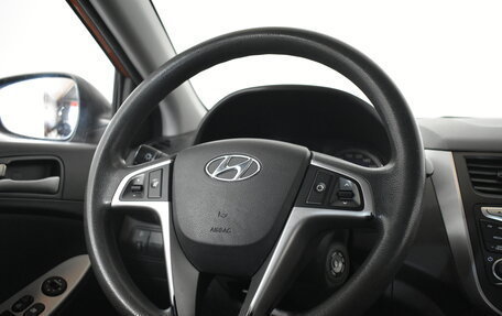 Hyundai Solaris II рестайлинг, 2015 год, 899 000 рублей, 9 фотография