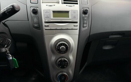 Toyota Yaris III рестайлинг, 2008 год, 680 000 рублей, 9 фотография