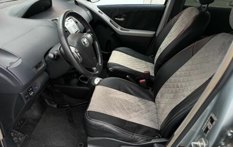Toyota Yaris III рестайлинг, 2008 год, 680 000 рублей, 11 фотография