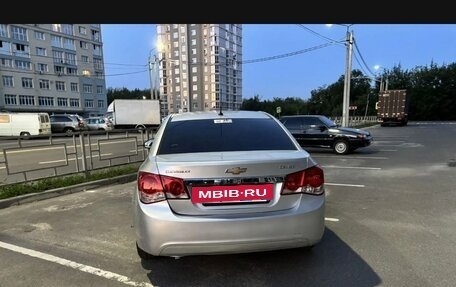 Chevrolet Cruze II, 2010 год, 600 000 рублей, 4 фотография