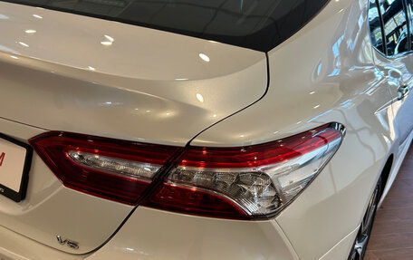 Toyota Camry, 2022 год, 3 900 000 рублей, 10 фотография