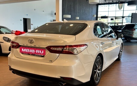 Toyota Camry, 2022 год, 3 900 000 рублей, 4 фотография