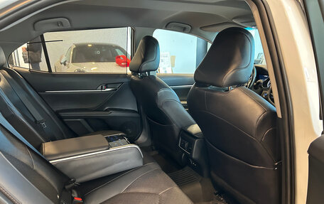 Toyota Camry, 2022 год, 3 900 000 рублей, 28 фотография