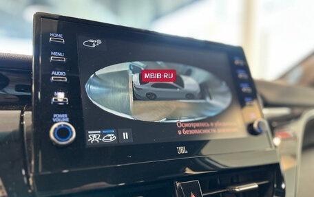 Toyota Camry, 2022 год, 3 900 000 рублей, 20 фотография