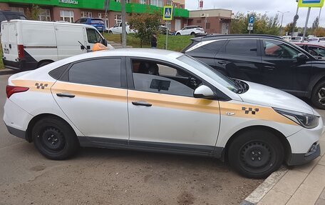 Hyundai Solaris II рестайлинг, 2019 год, 800 000 рублей, 7 фотография