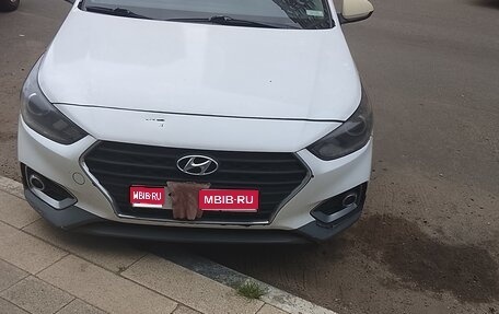 Hyundai Solaris II рестайлинг, 2019 год, 800 000 рублей, 1 фотография