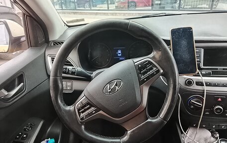 Hyundai Solaris II рестайлинг, 2019 год, 800 000 рублей, 11 фотография