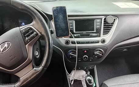 Hyundai Solaris II рестайлинг, 2019 год, 800 000 рублей, 12 фотография