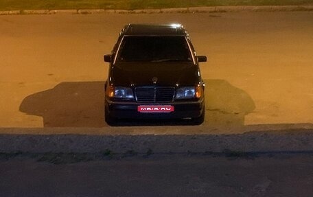 Mercedes-Benz E-Класс, 1993 год, 550 000 рублей, 1 фотография