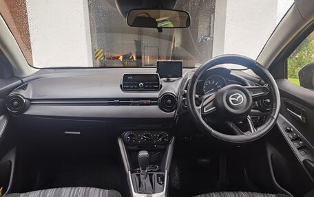 Mazda Demio IV, 2017 год, 1 050 000 рублей, 6 фотография