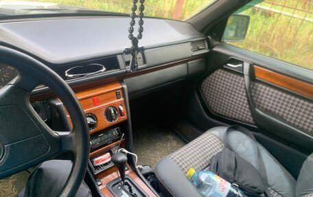 Mercedes-Benz E-Класс, 1993 год, 550 000 рублей, 9 фотография