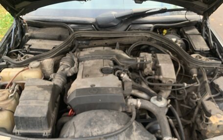 Mercedes-Benz E-Класс, 1993 год, 550 000 рублей, 15 фотография