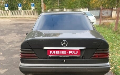Mercedes-Benz E-Класс, 1993 год, 550 000 рублей, 14 фотография
