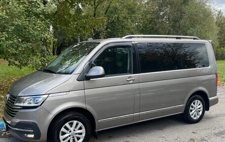 Volkswagen Caravelle T6 рестайлинг, 2021 год, 5 600 000 рублей, 3 фотография