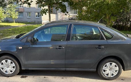 Volkswagen Polo VI (EU Market), 2015 год, 800 000 рублей, 2 фотография