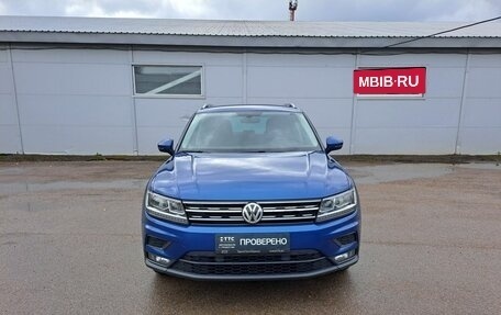 Volkswagen Tiguan II, 2018 год, 2 200 000 рублей, 2 фотография